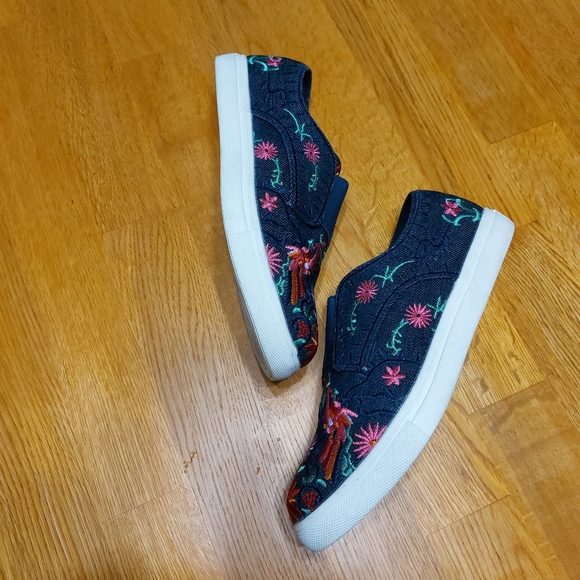 Wanted Slip-on Embroidered Multicolor Sneakers Size 9 - Picture 7 of 9